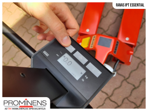 Mérlegműszer bekapcsoló / oké gomb